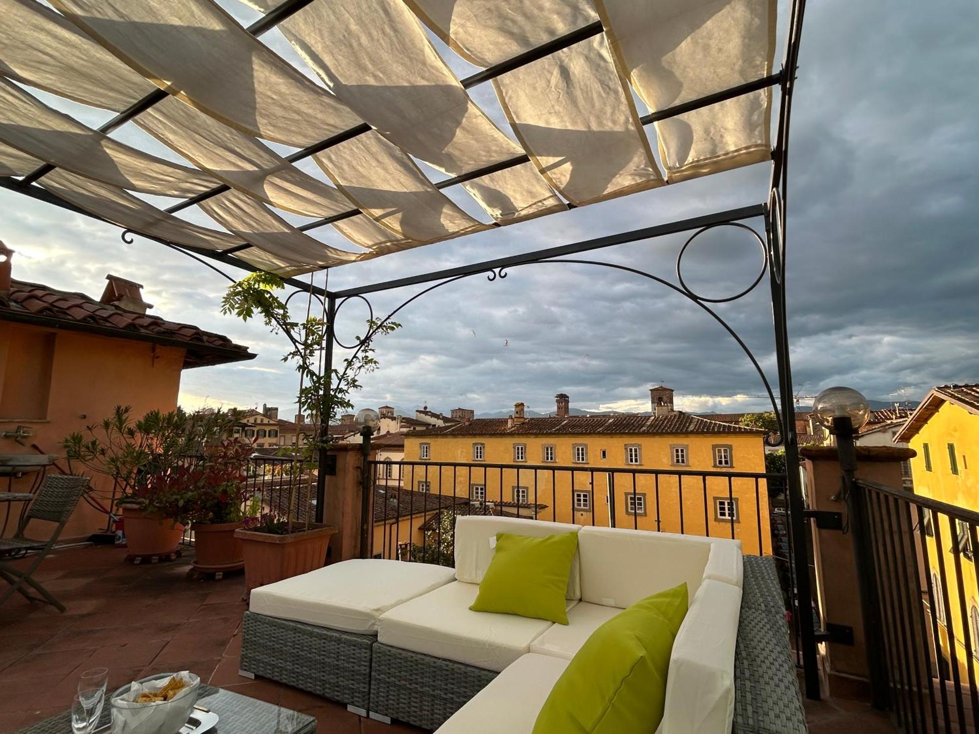 卢卡La Terrazza Fra Le Torri公寓 外观 照片