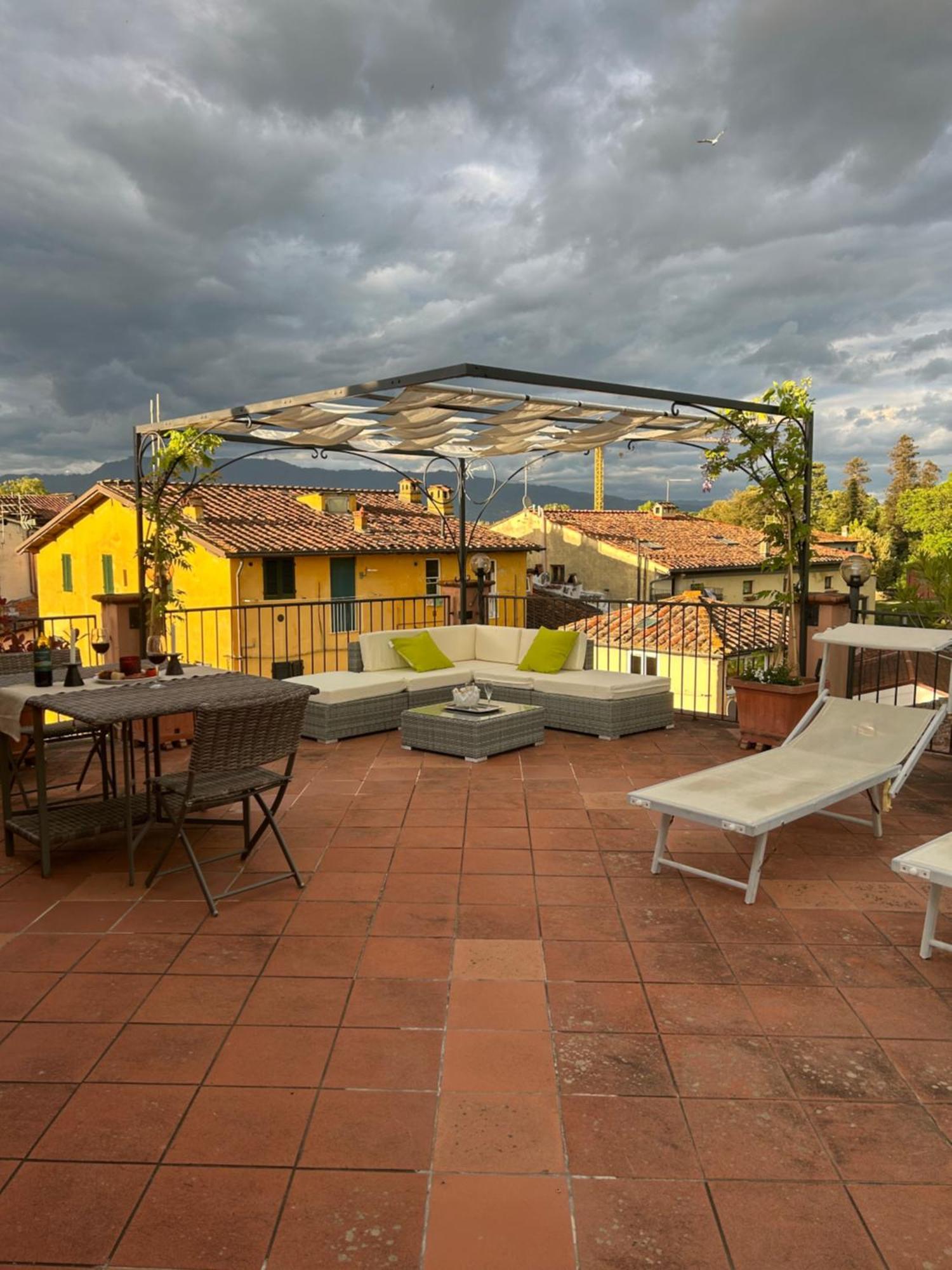 卢卡La Terrazza Fra Le Torri公寓 外观 照片
