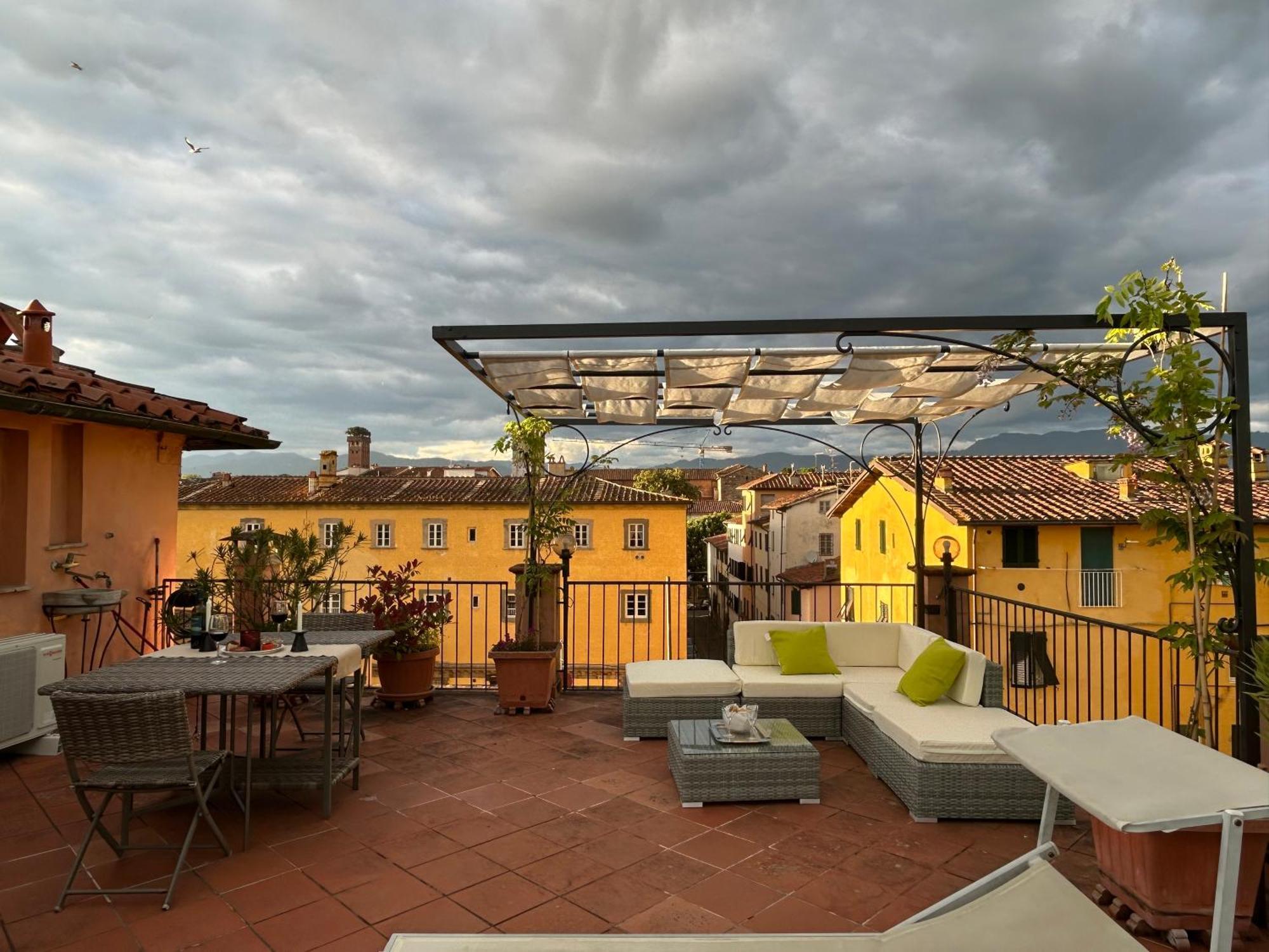 卢卡La Terrazza Fra Le Torri公寓 外观 照片